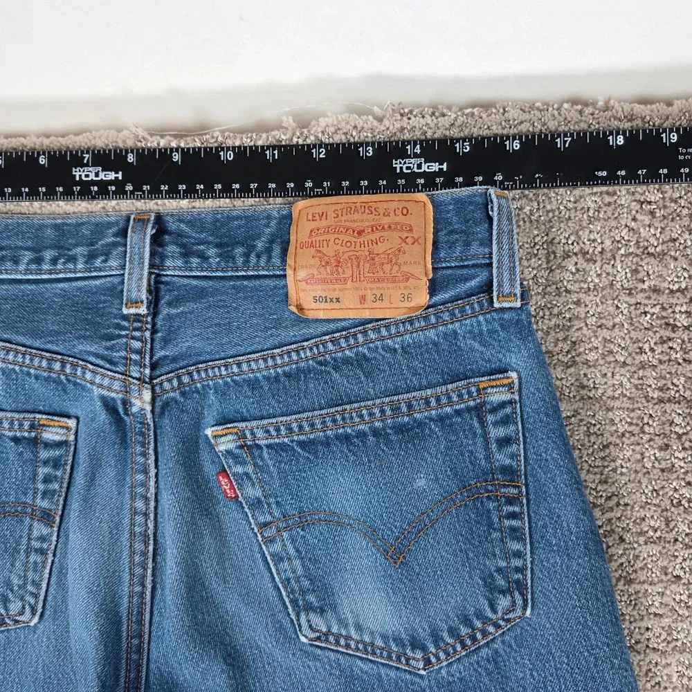 Vintage 90s Levis 501xx 32x33 Mens Blue Denim Straight Button Fly Jeans Made USA